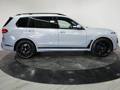 Brooklyn Gray Metallic 2023 BMW X7 xDrive40i