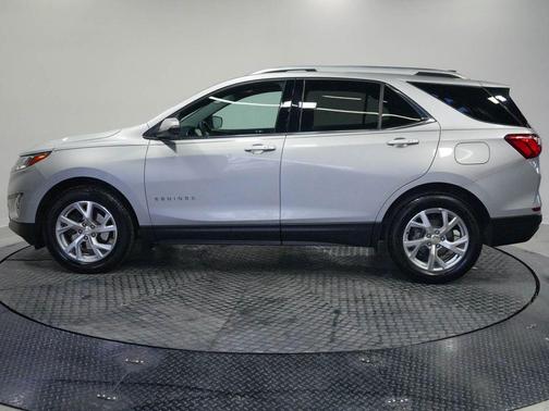 Silver Ice Metallic 2018 Chevrolet Equinox 2LT