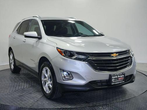 Silver Ice Metallic 2018 Chevrolet Equinox 2LT