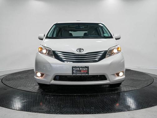 2012 Toyota Sienna XLE