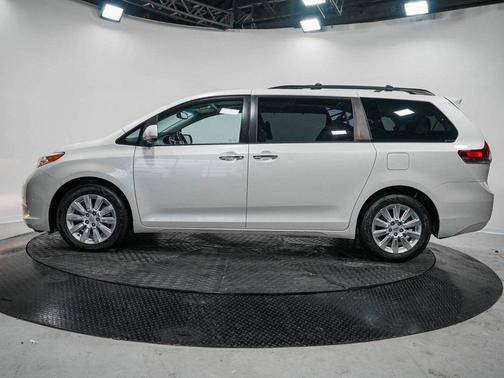 2012 Toyota Sienna XLE