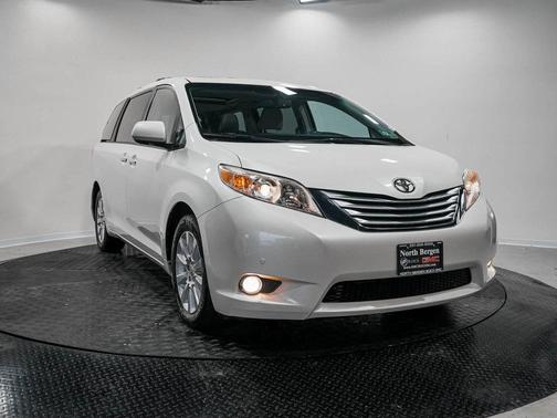 2012 Toyota Sienna XLE