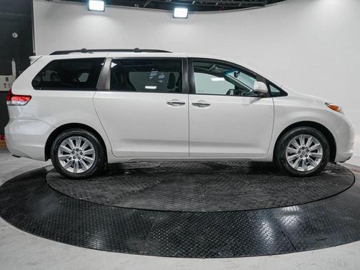 2012 Toyota Sienna XLE