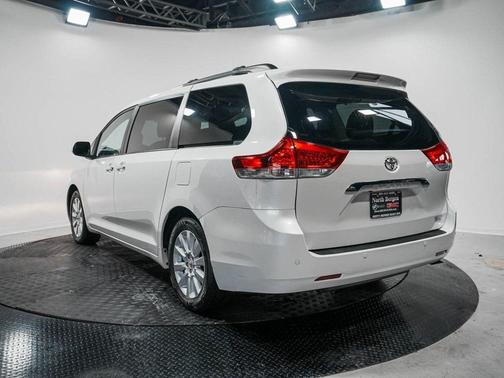 2012 Toyota Sienna XLE