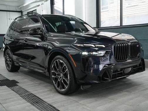 2023 BMW X7 M60i