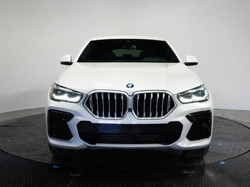 Mineral White Metallic 2023 BMW X6 xDrive40i