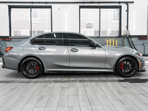 2023 BMW 330 i xDrive