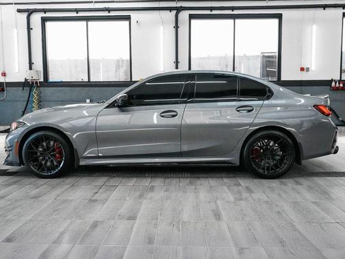 2023 BMW 330 i xDrive