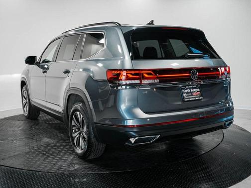 2025 Volkswagen Atlas 2.0T SE