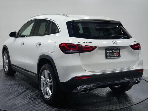 Polar White 2022 Mercedes-Benz GLA 250 Base 4MATIC