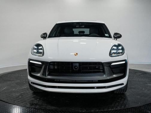 2023 Porsche Macan T