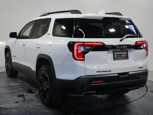 Summit White 2023 GMC Acadia SLE