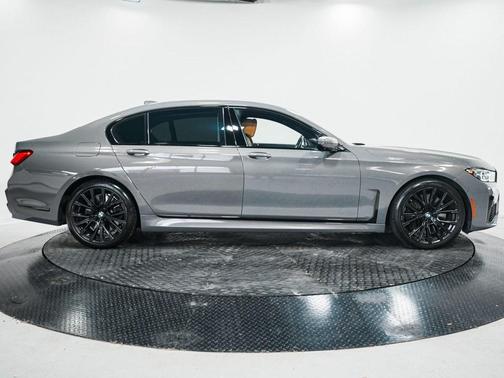 2022 BMW 750 i xDrive