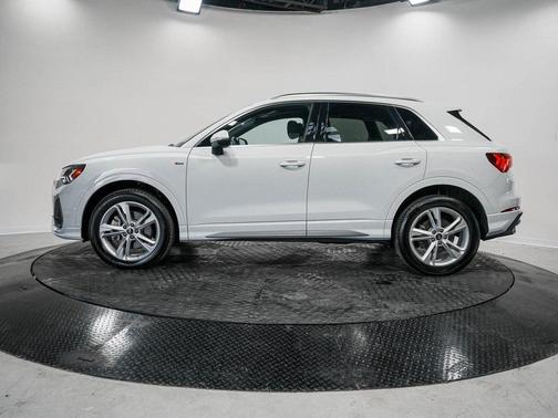 2024 Audi Q3 45 S line Premium
