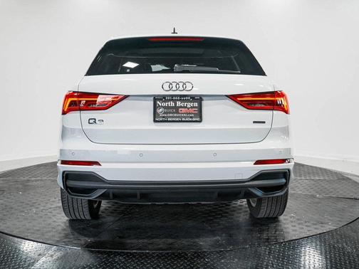 2024 Audi Q3 45 S line Premium