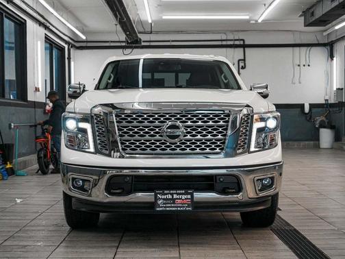2018 Nissan Titan SL