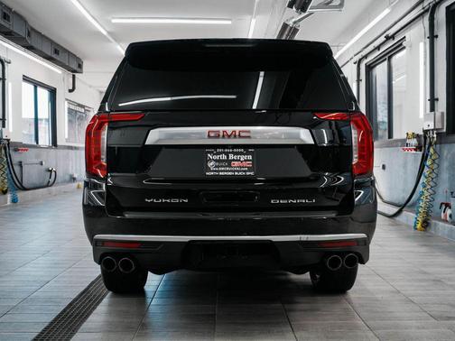 Onyx Black 2022 GMC Yukon XL Denali