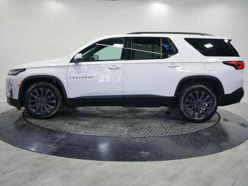 Summit White 2023 Chevrolet Traverse RS