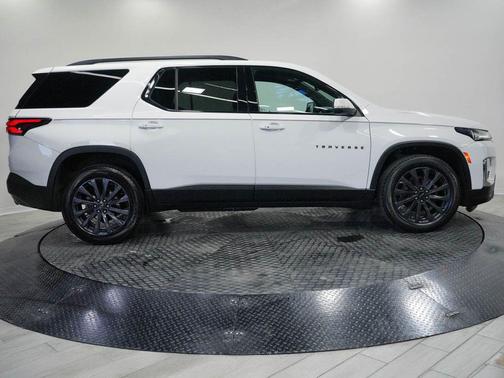 Summit White 2023 Chevrolet Traverse RS