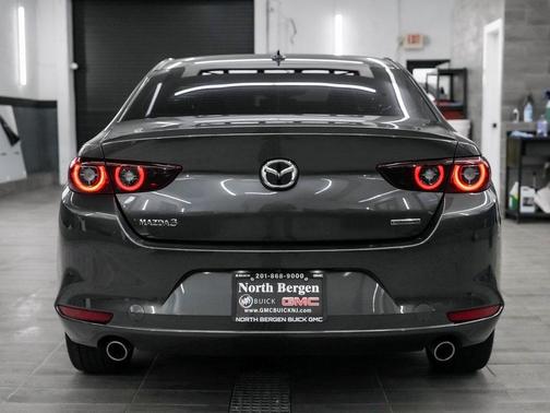 2022 Mazda Mazda3 FWD w/Premium Package