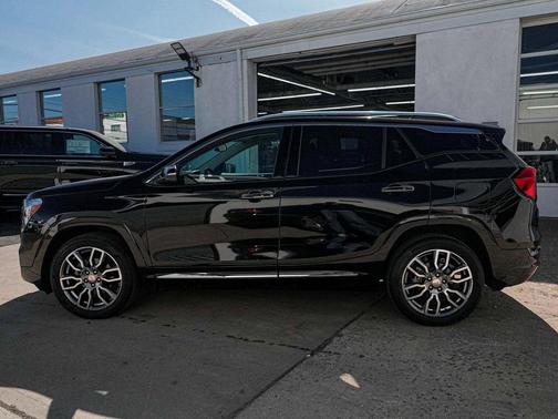2022 GMC Terrain Denali