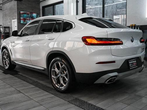 2023 BMW X4 xDrive30i