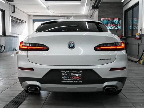2023 BMW X4 xDrive30i