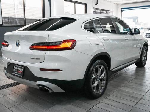 2023 BMW X4 xDrive30i