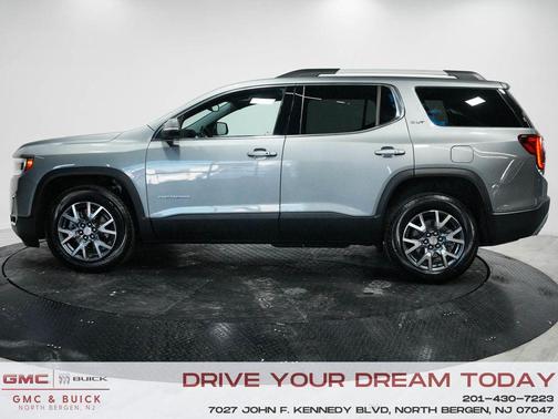 2023 GMC Acadia SLT