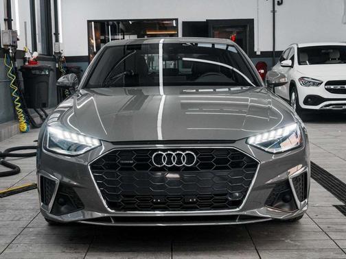 2023 Audi A4 45 S line quattro Premium