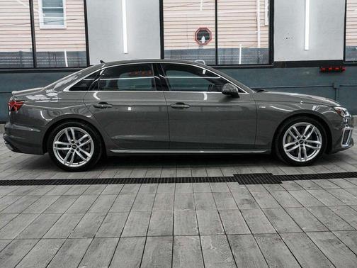 2023 Audi A4 45 S line quattro Premium