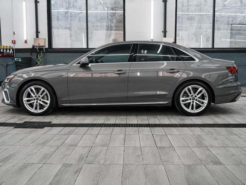 2023 Audi A4 45 S line quattro Premium