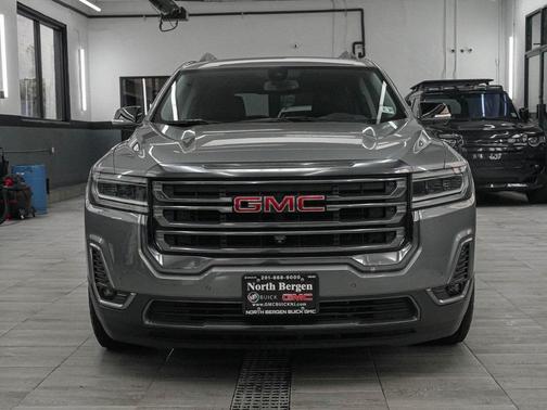 2022 GMC Acadia AT4