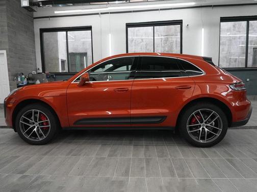 2022 Porsche Macan S