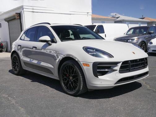 2022 Porsche Macan S