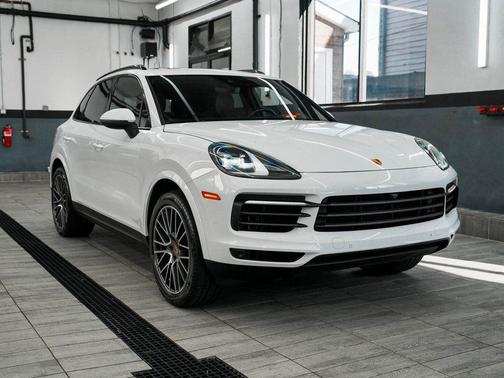 2023 Porsche Cayenne Platinum Edition