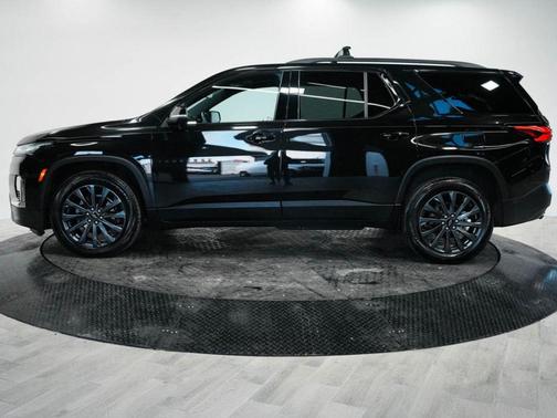Mosaic Black Metallic 2023 Chevrolet Traverse RS