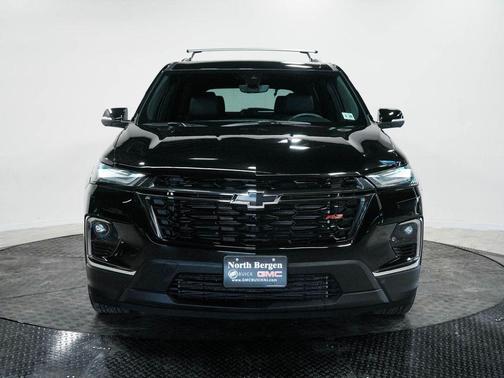 Mosaic Black Metallic 2023 Chevrolet Traverse RS