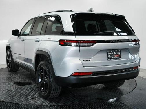 Silver Zynith 2023 Jeep Grand Cherokee Altitude