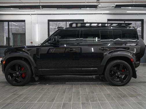 2022 Land Rover Defender 110 XS Edition