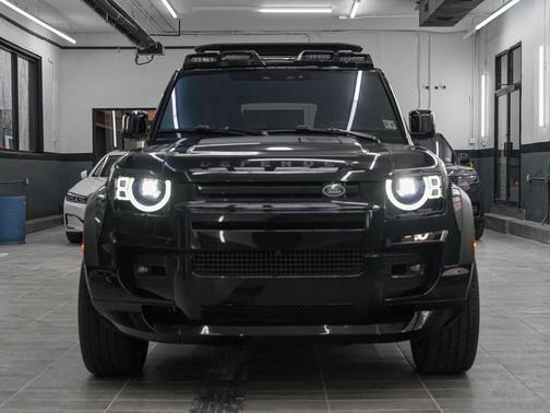 2022 Land Rover Defender 110 XS Edition