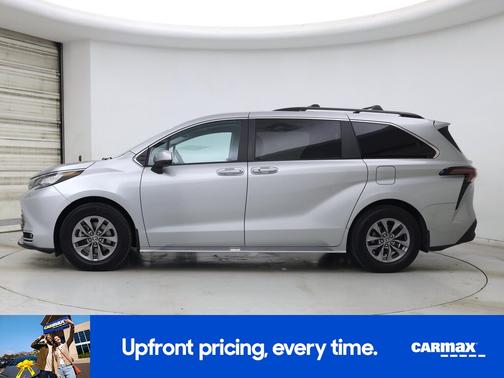 2024 Toyota Sienna XLE