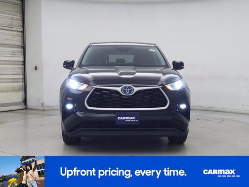 Black 2023 Toyota Highlander Hybrid LE