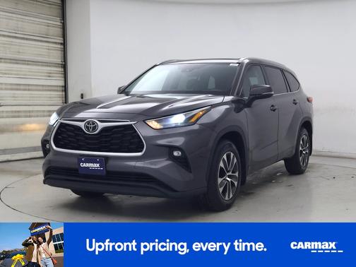 Gray 2022 Toyota Highlander XLE
