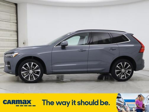 2022 Volvo XC60 B5 Momentum