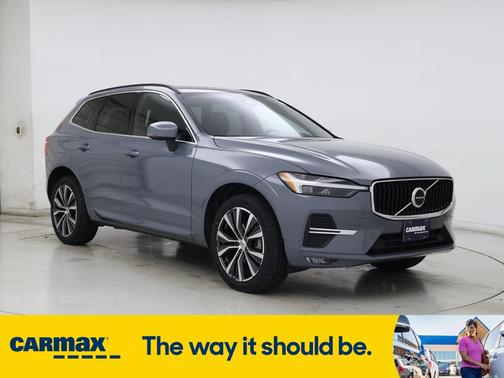 2022 Volvo XC60 B5 Momentum