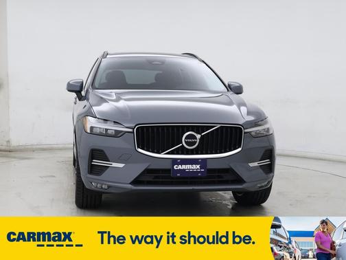 2022 Volvo XC60 B5 Momentum