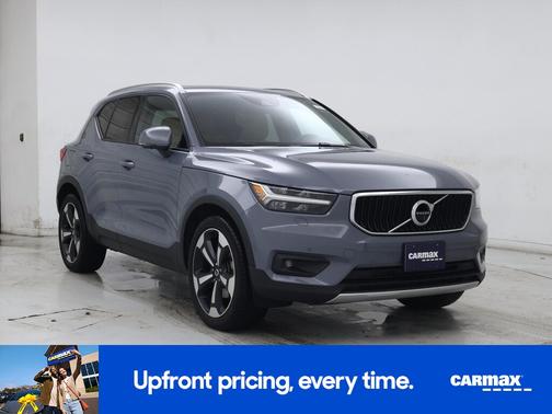 2020 Volvo XC40 T5 Momentum