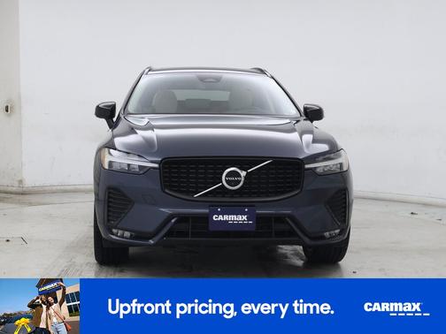 2023 Volvo XC60 B5 Plus Dark Theme