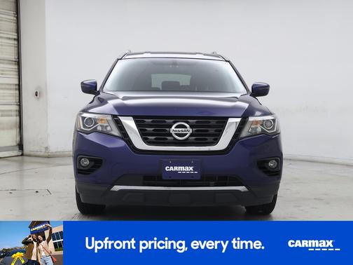 2017 Nissan Pathfinder SV